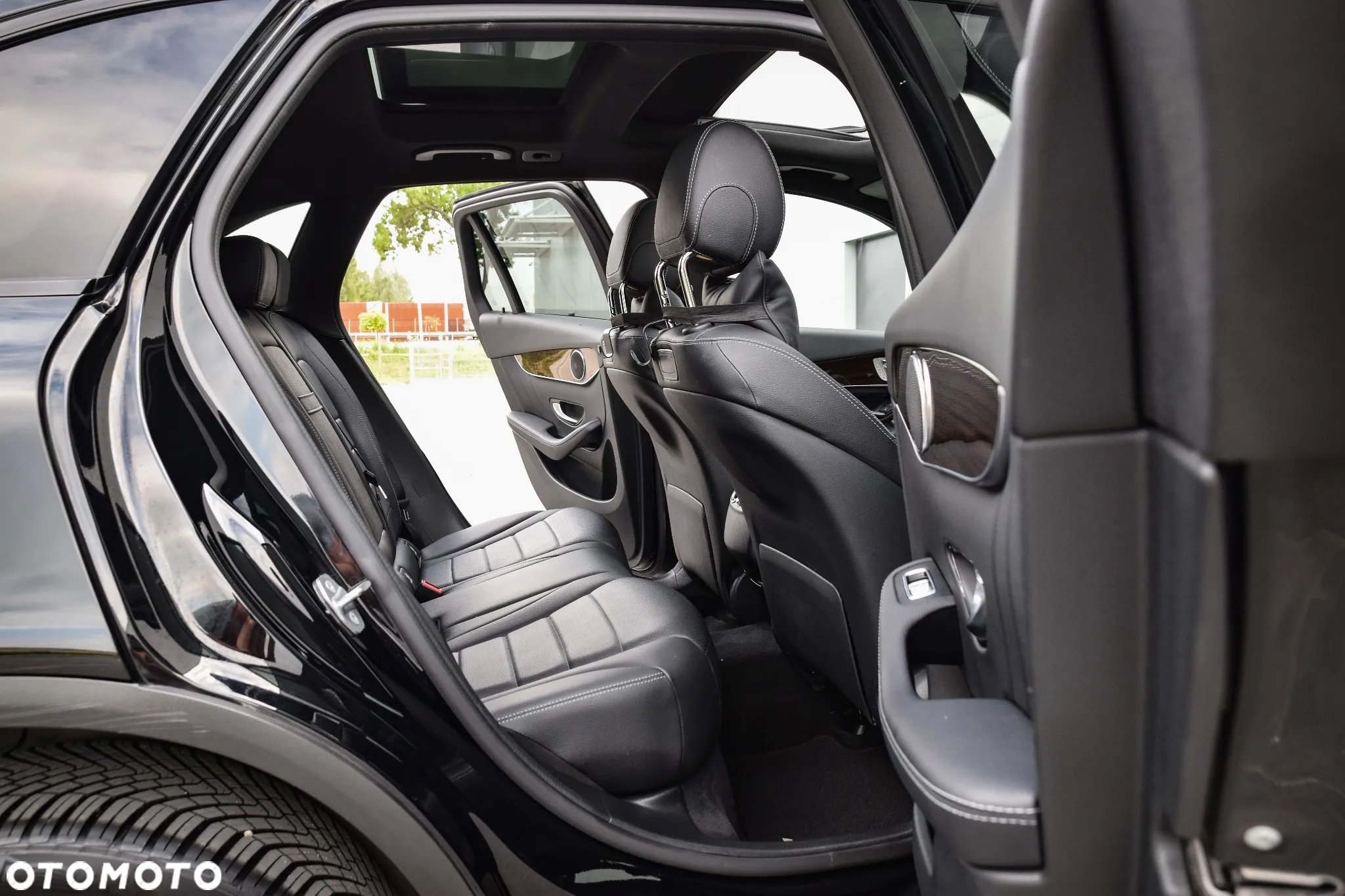 Mercedes-Benz GLC 300 4Matic 9G-TRONIC AMG Line - 23