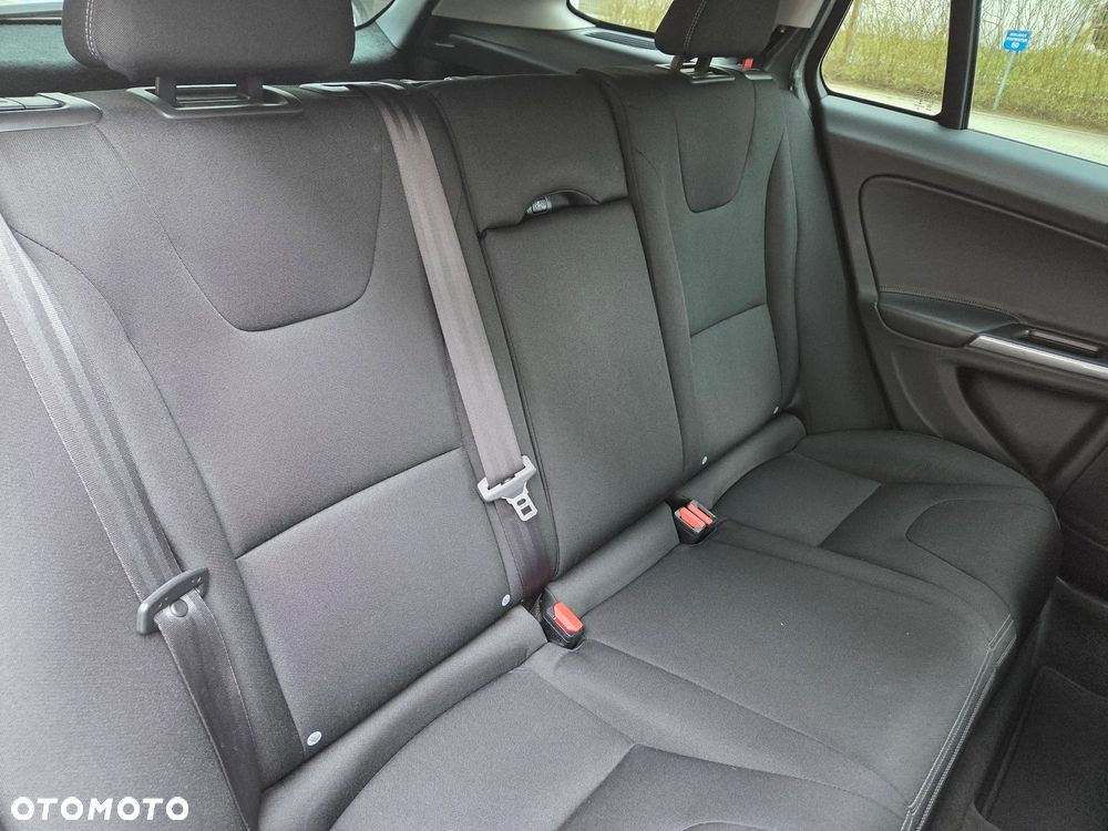 Volvo V60 D2 Kinetic - 14