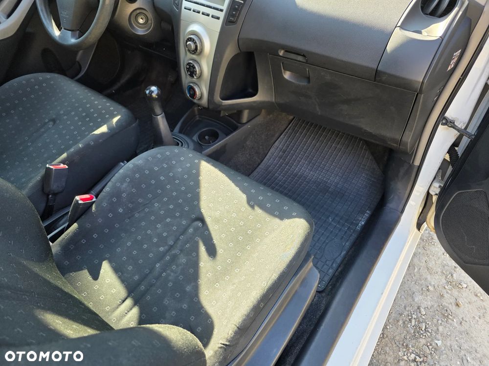 Toyota Yaris 1.0 Luna A/C - 14