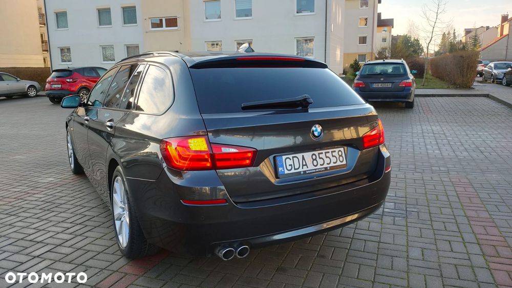 BMW Seria 5 525d Sport-Aut - 6