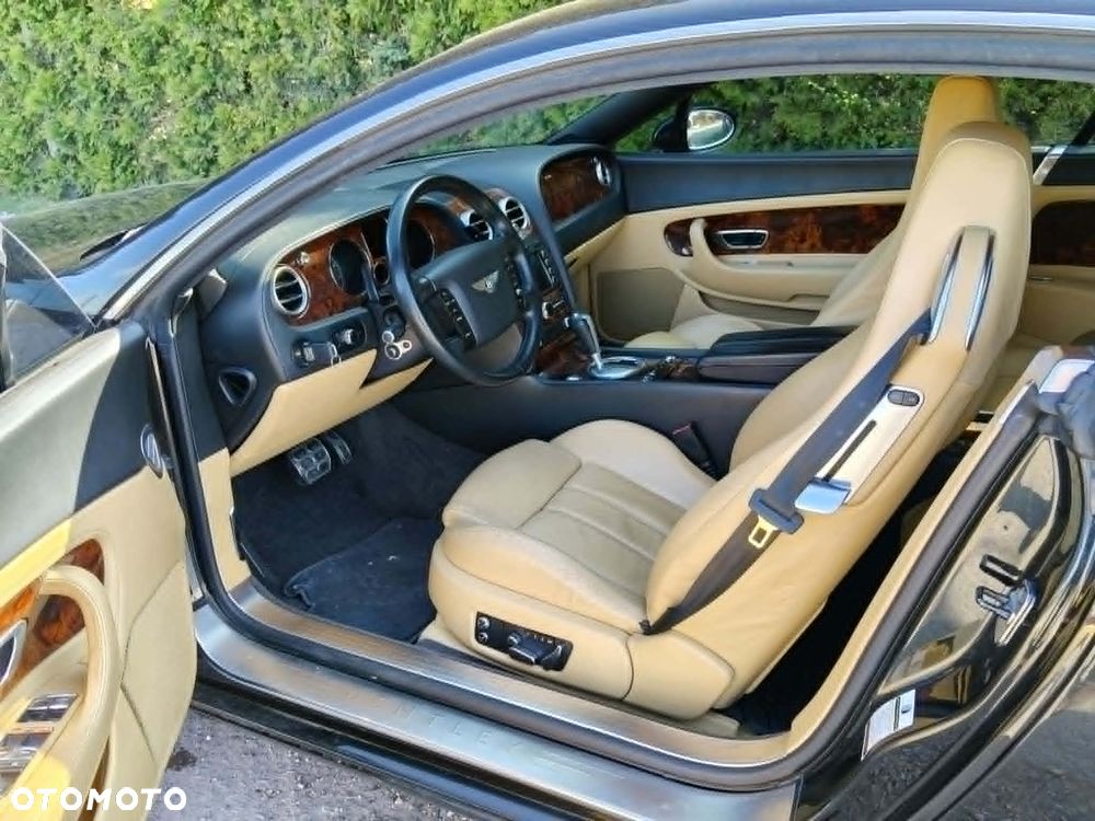 Bentley Continental GT - 15