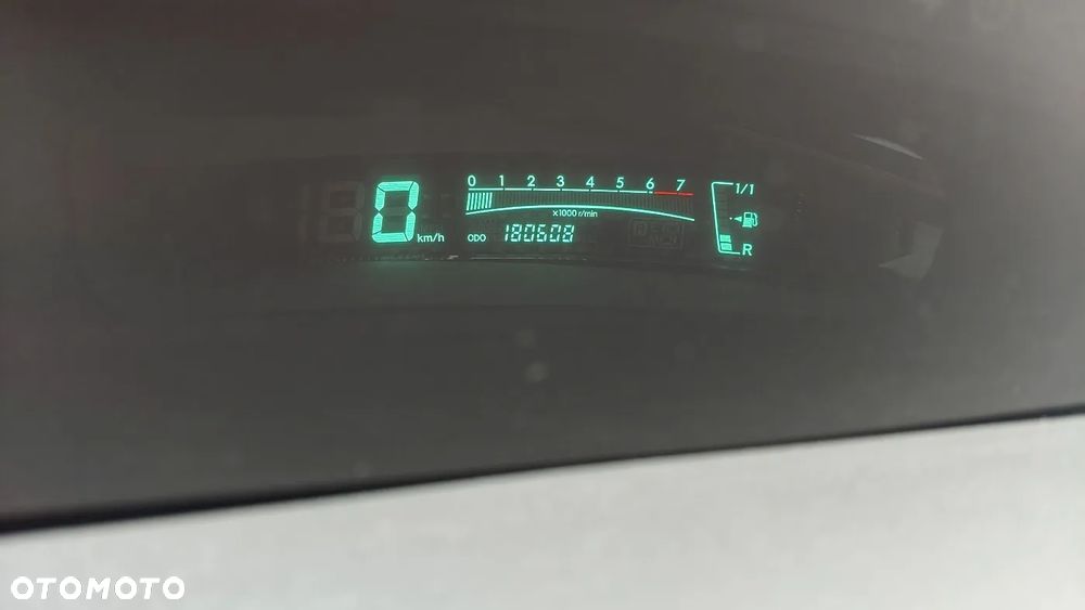 Toyota Yaris 1.33 VVT-i Executive - 34