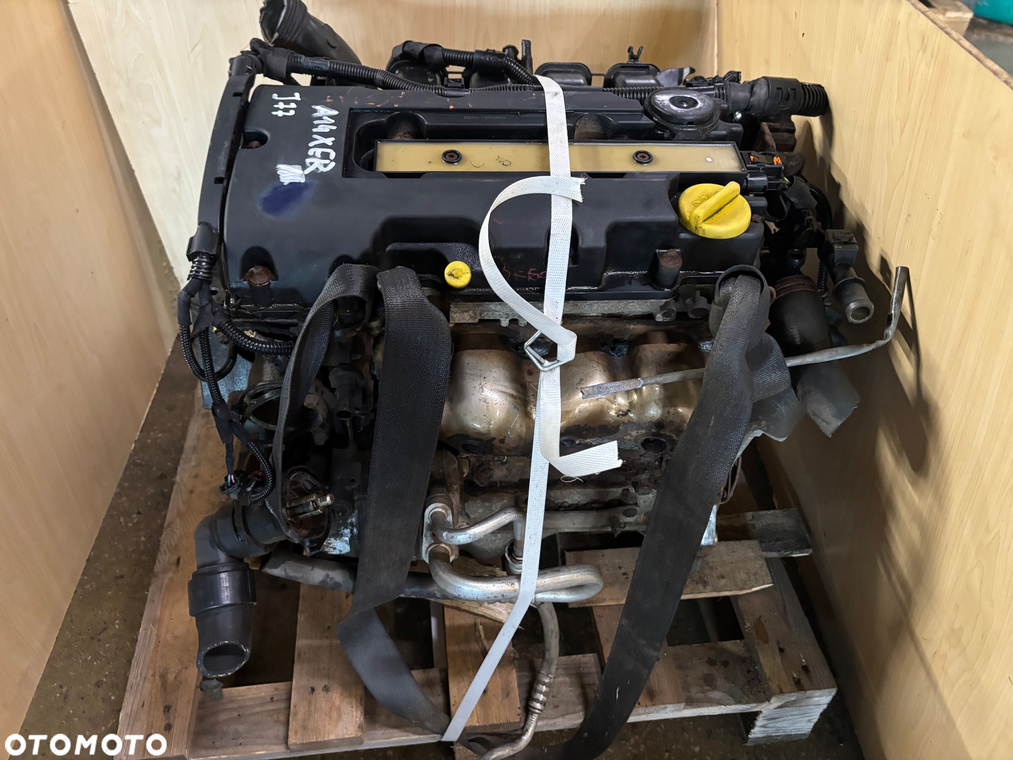 SILNIK OPEL ASTRA J MERIVA B CORSA D A14XER słupek - 4