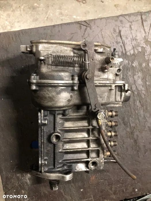 Pompa wtryskowa mercedes w123 3.0d - 1