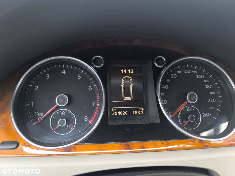 Volkswagen Passat Variant 3.2 V6 FSI 4Motion DSG Highline - 28