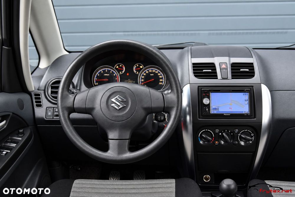 Suzuki SX4 - 32