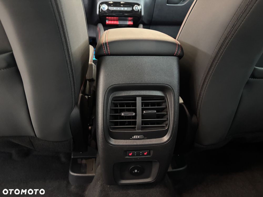Ford Kuga 2.5 FHEV AWD ST-Line X eCVT - 17