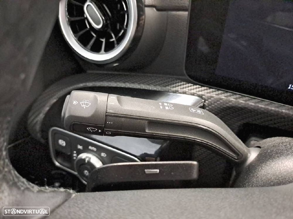 Mercedes-Benz CLA 180 d - 14