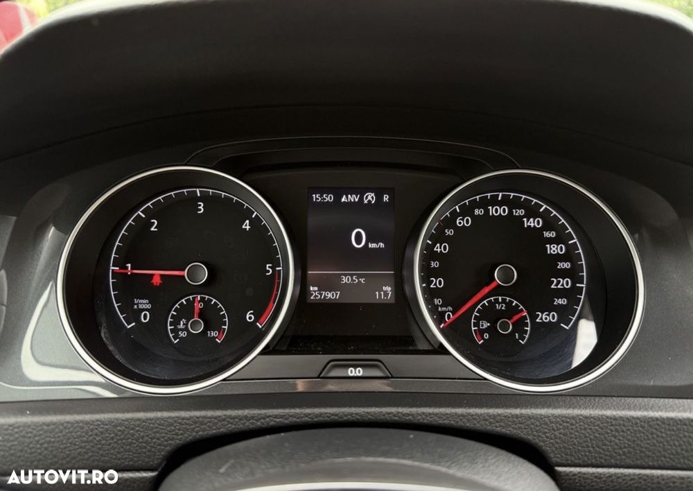 Volkswagen Golf - 36