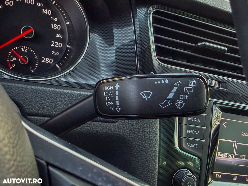 Volkswagen Golf - 17