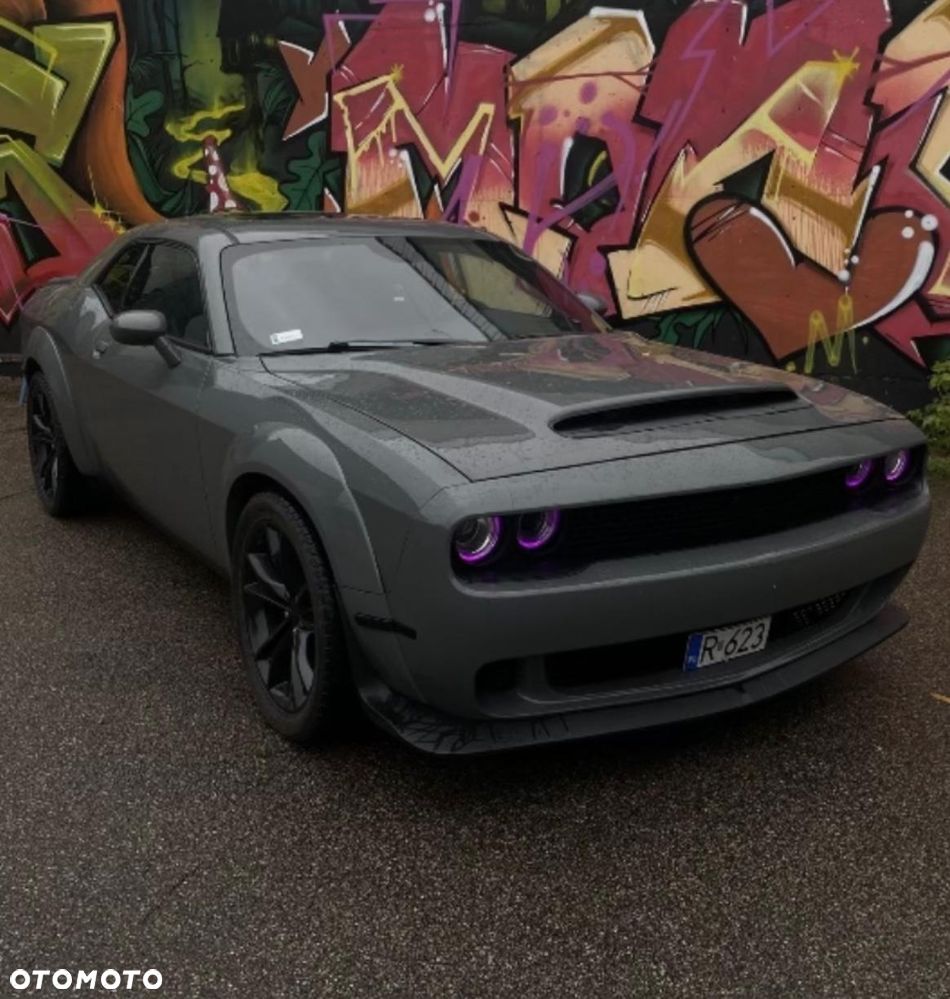 Dodge Challenger - 1