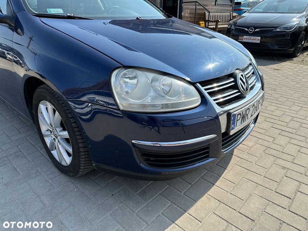 Volkswagen Jetta - 33