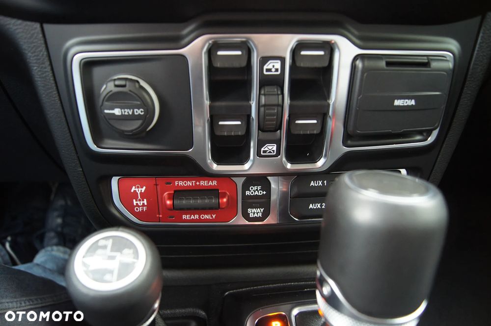 Jeep Wrangler - 36