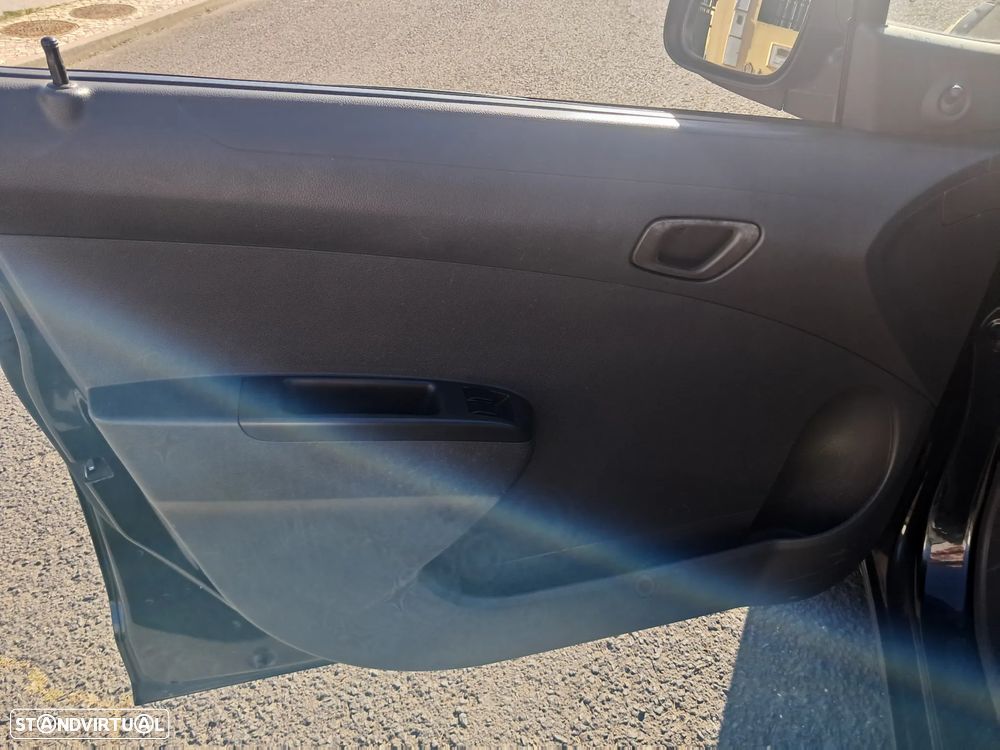 Chevrolet Spark 1.0 L - 5