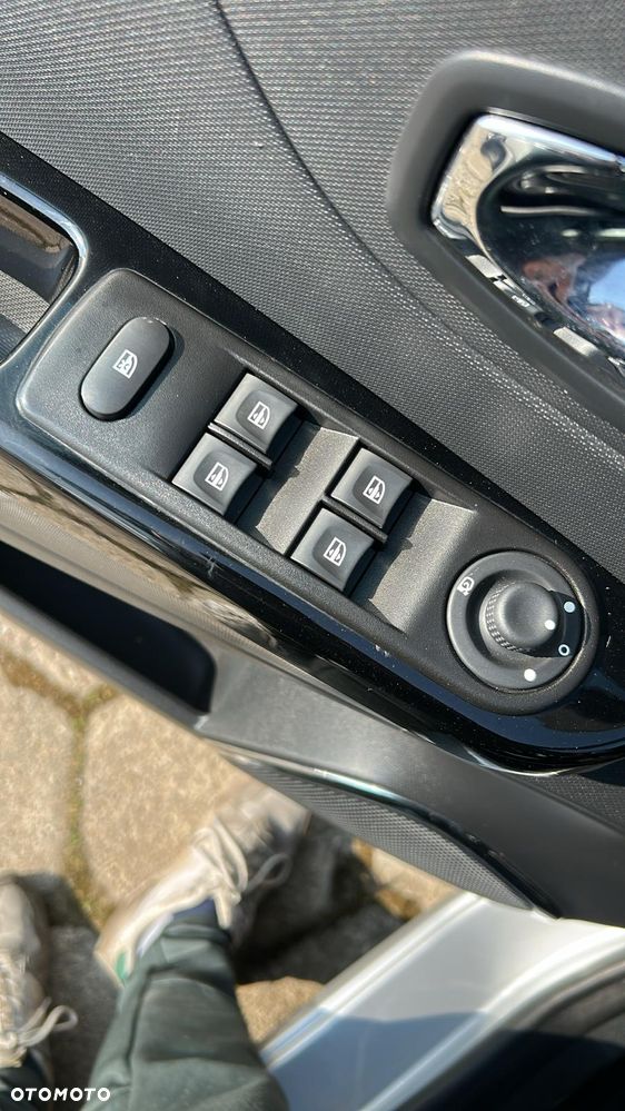 Renault Captur - 12
