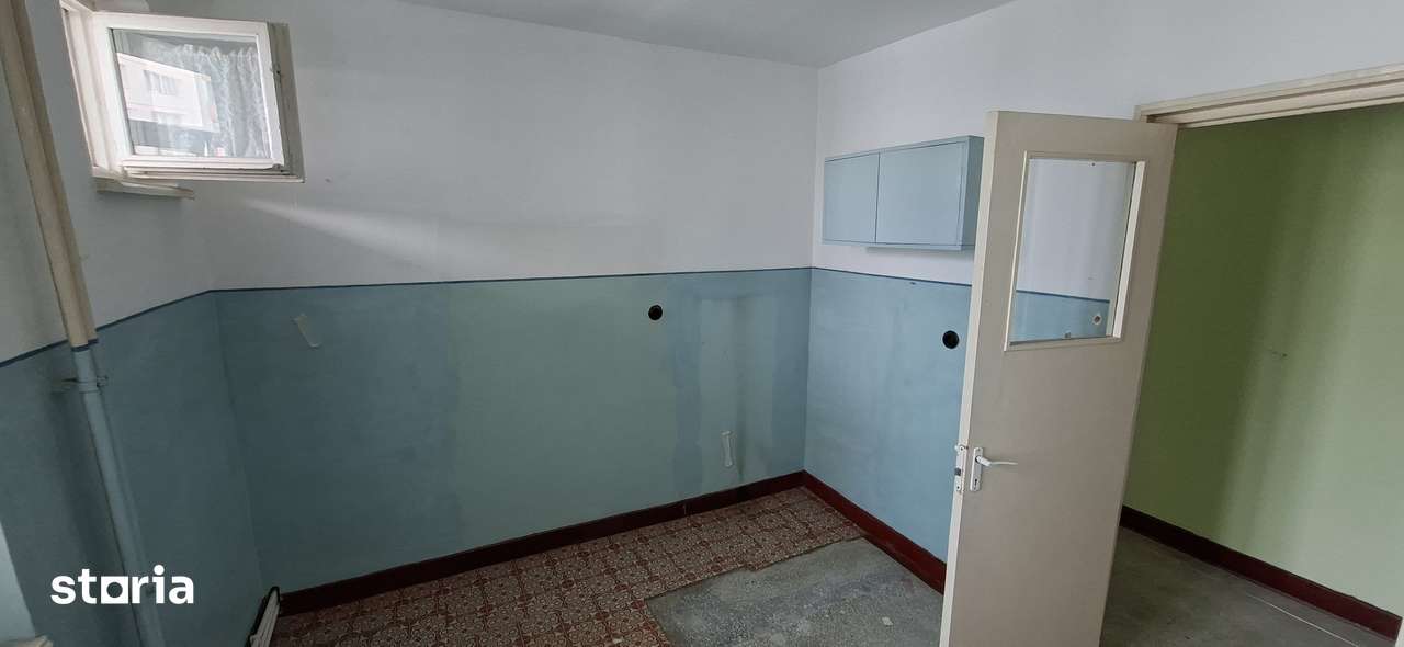 Vand apartament 3 camere semidecomandat, et.3, zona Orion — fotografia 3