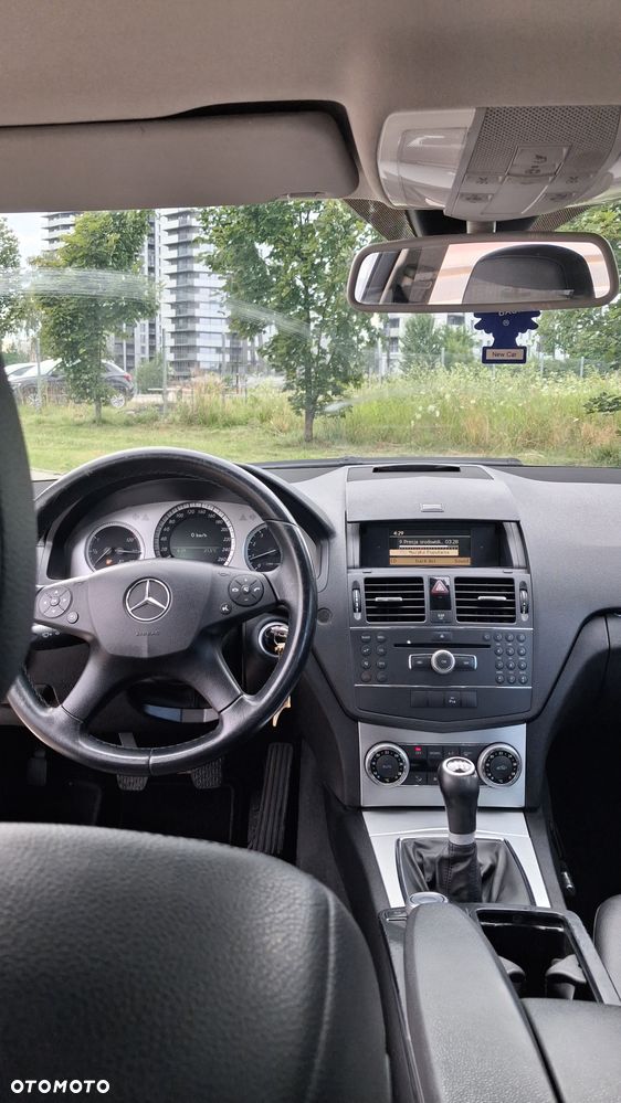 Mercedes-Benz Klasa C 180 K BlueEff Elegance - 6