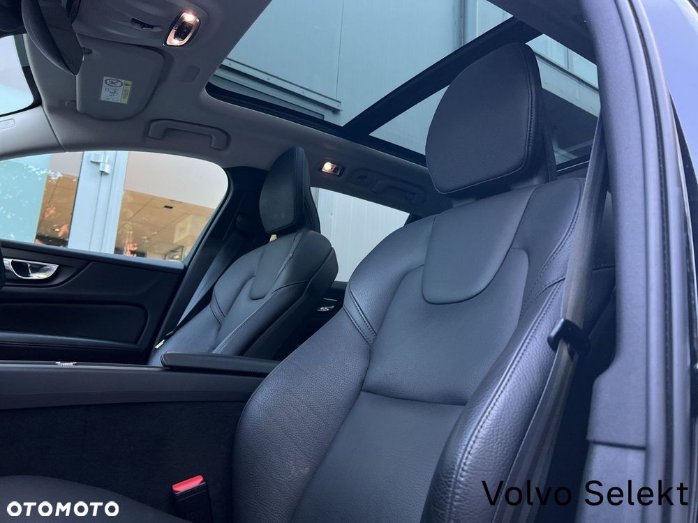 Volvo V60 Cross Country - 27