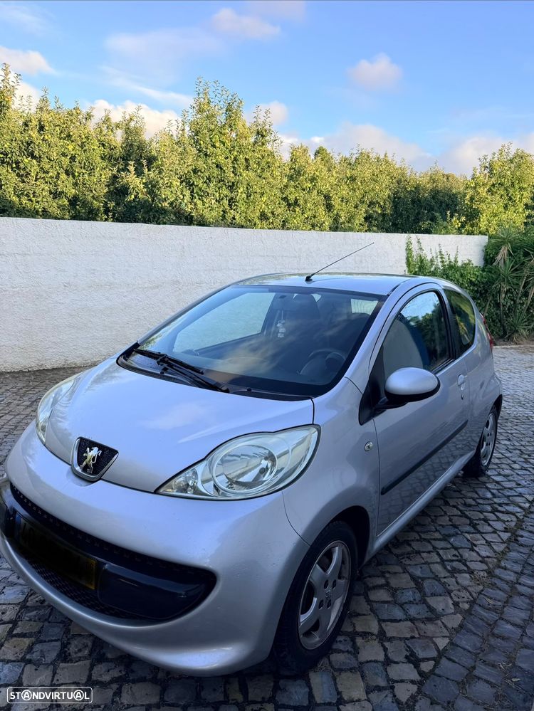 Peugeot 107 1.0 Urban — fotografia 3