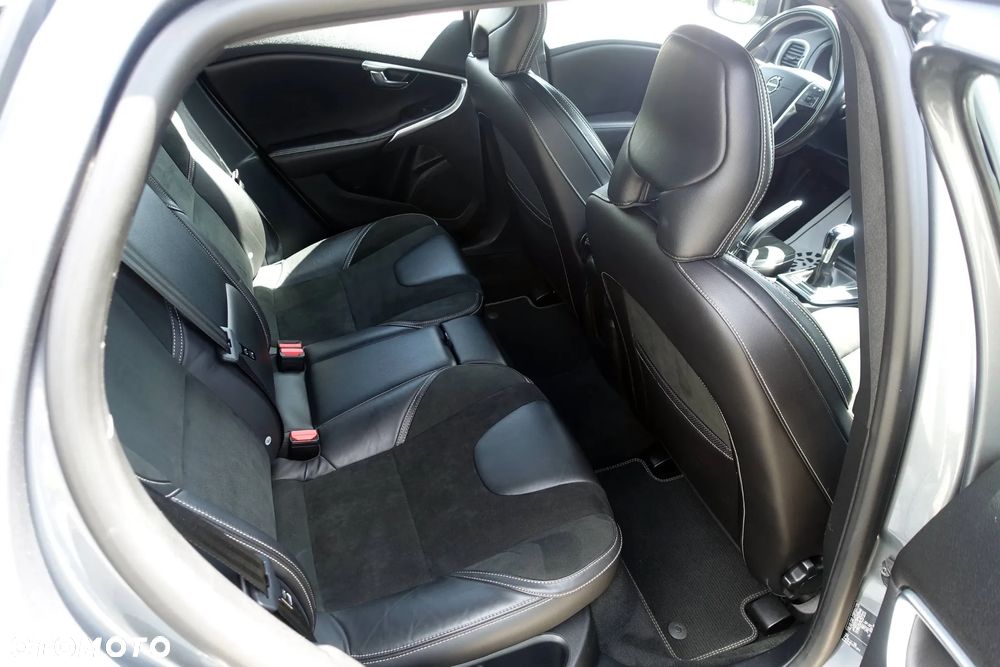 Volvo V40 T3 Drive-E R-Design Kinetic - 15