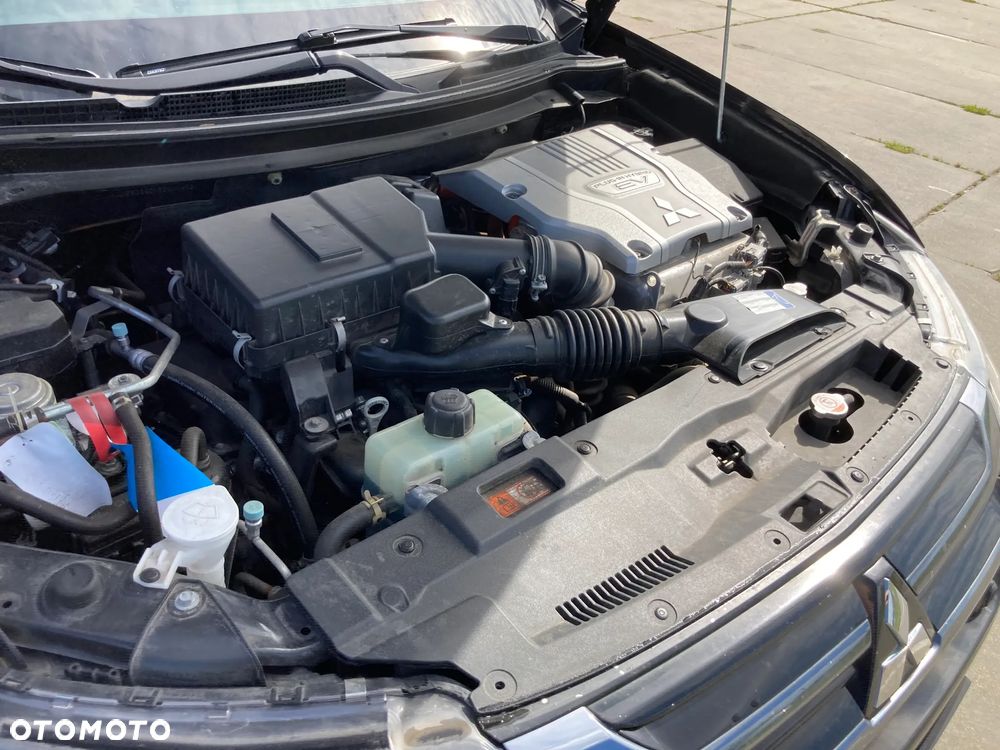 Mitsubishi Outlander PHEV Instyle NAVI - 10