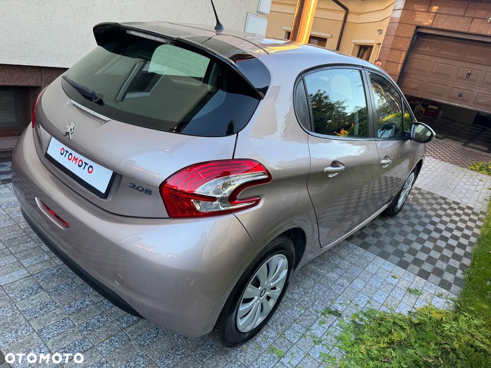 Peugeot 208 - 12