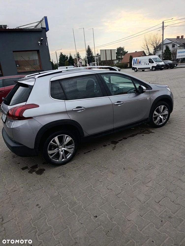 Peugeot 2008 PureTech 110 Stop&Start EAT6 GT-Line Edition - 10