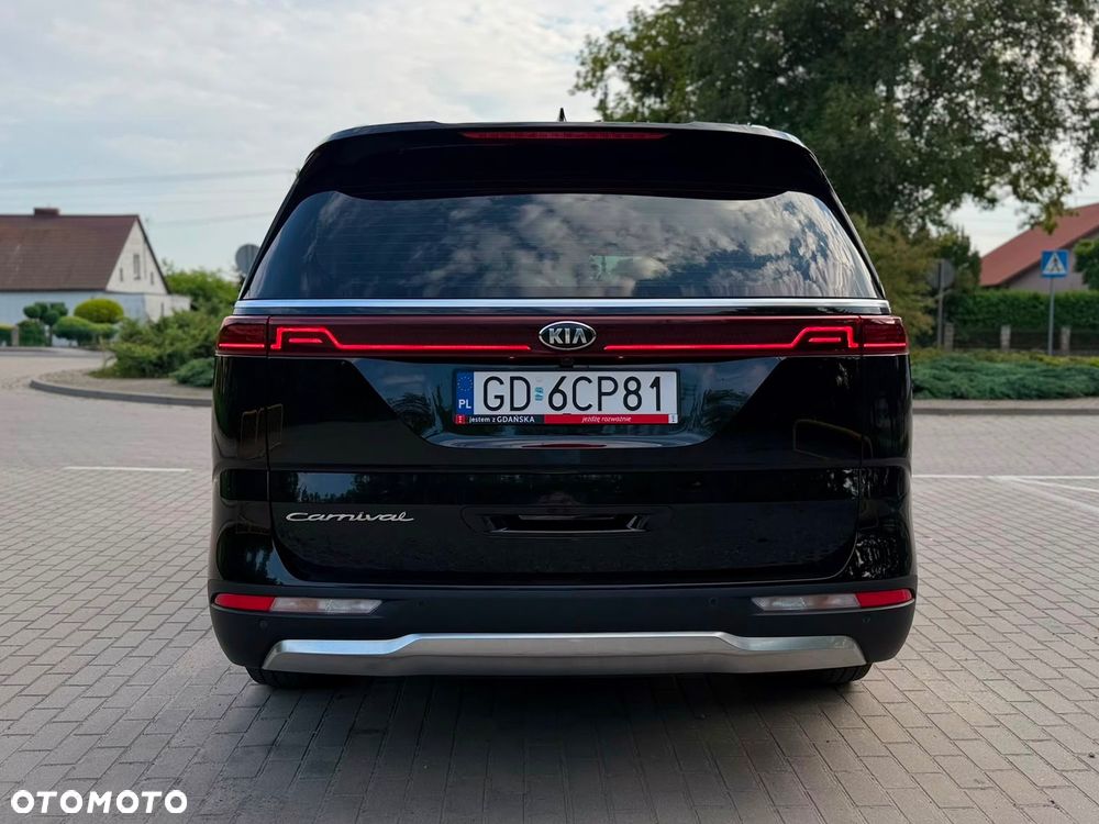 Kia Carnival - 4