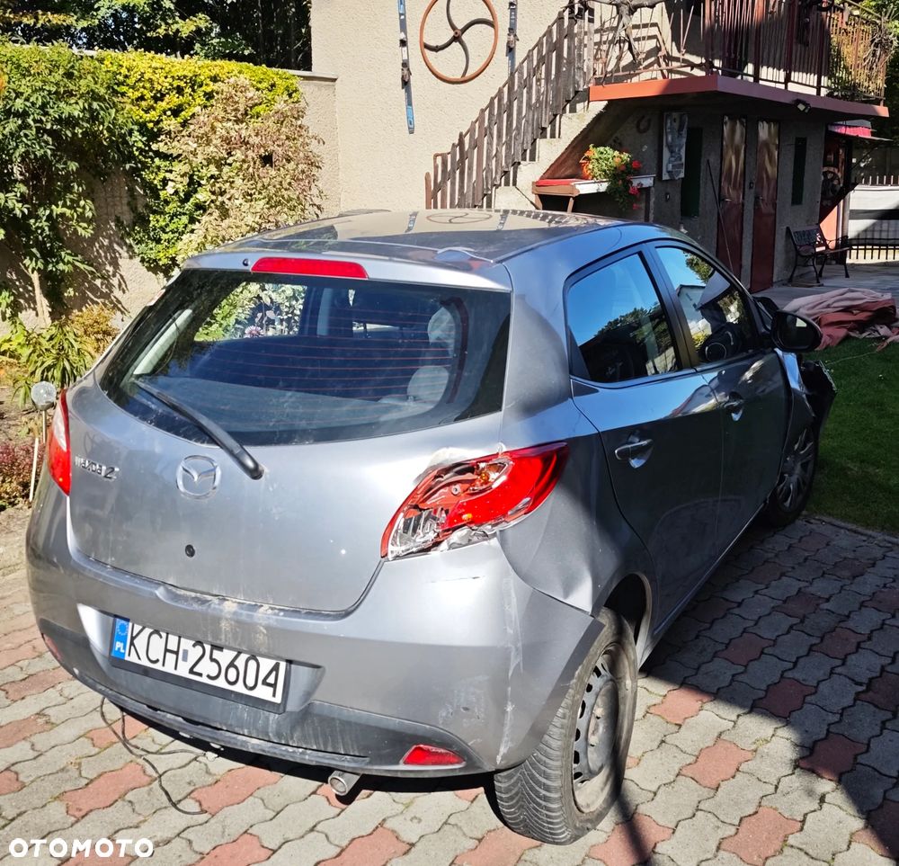 Mazda 2 - 4