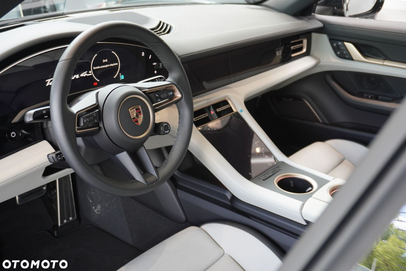 Porsche Taycan - 7