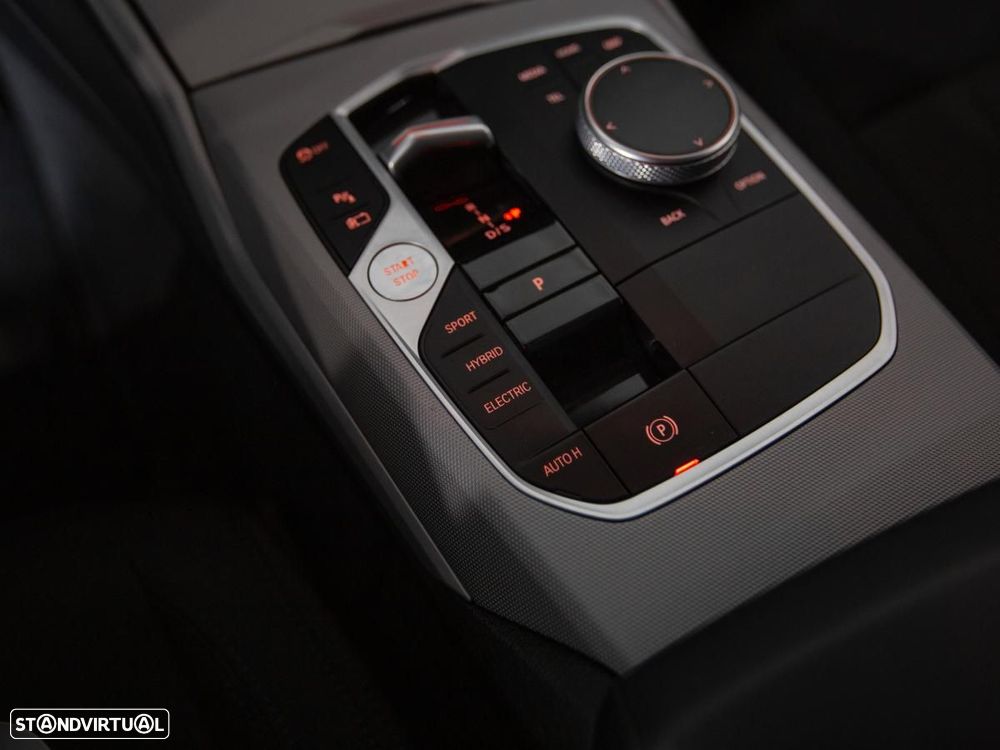 BMW 320 e Touring Auto - 28