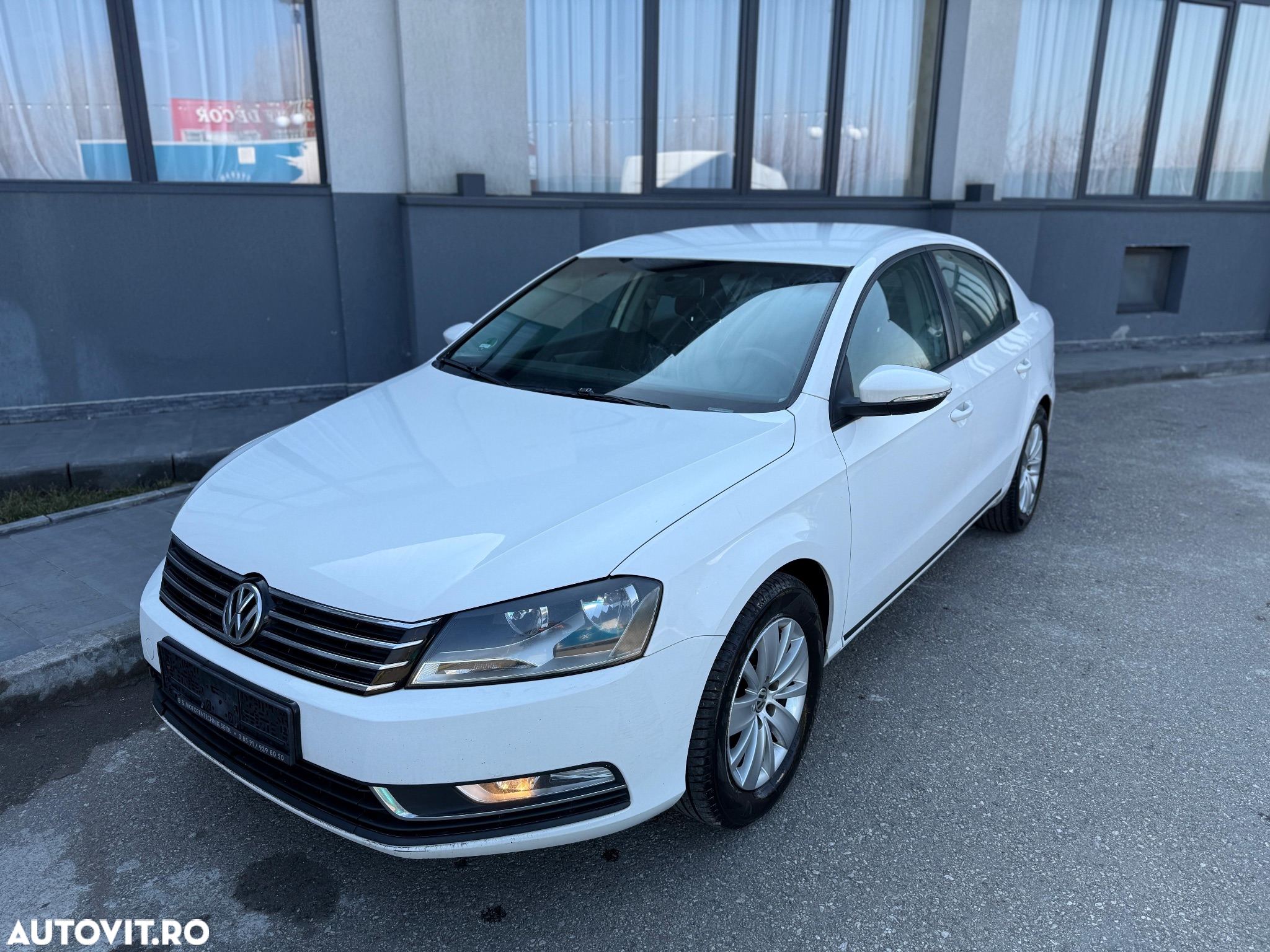 Volkswagen Passat - 2