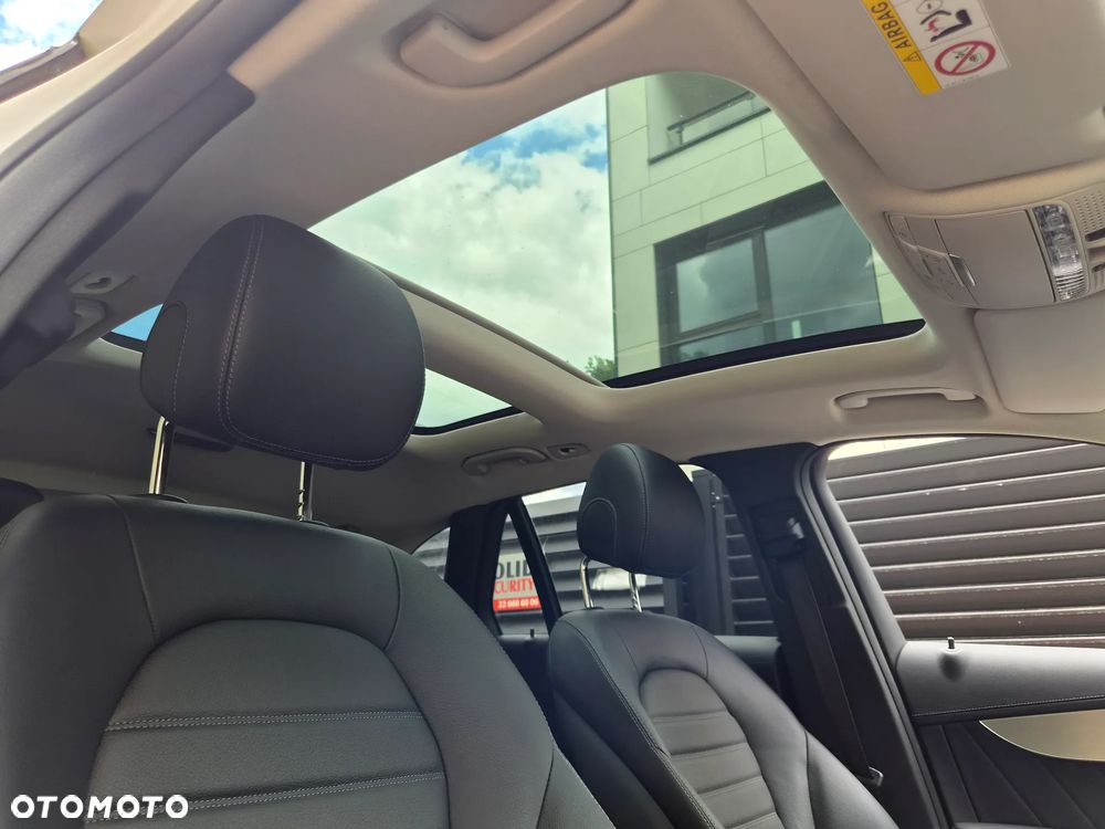 Mercedes-Benz GLC 250 4Matic 9G-TRONIC AMG Line - 10