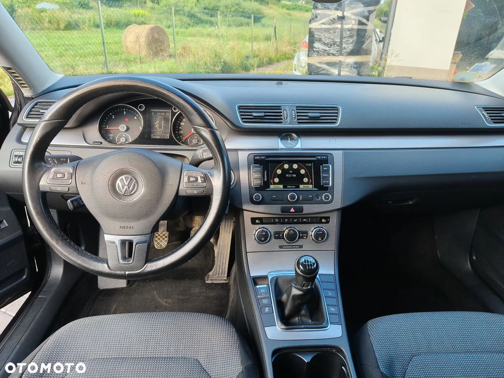 Volkswagen Passat 2.0 Blue TDI SCR Comfortline - 28