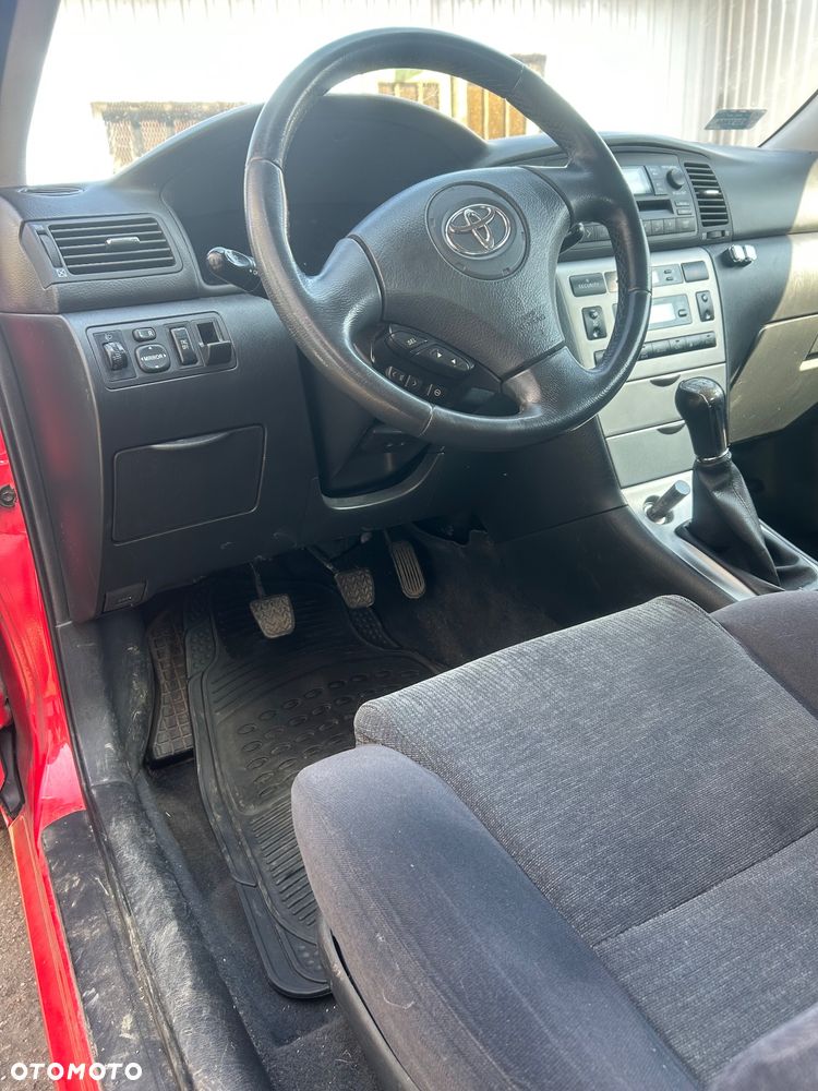 Toyota Corolla 1.6 VVT-i Sol - 3