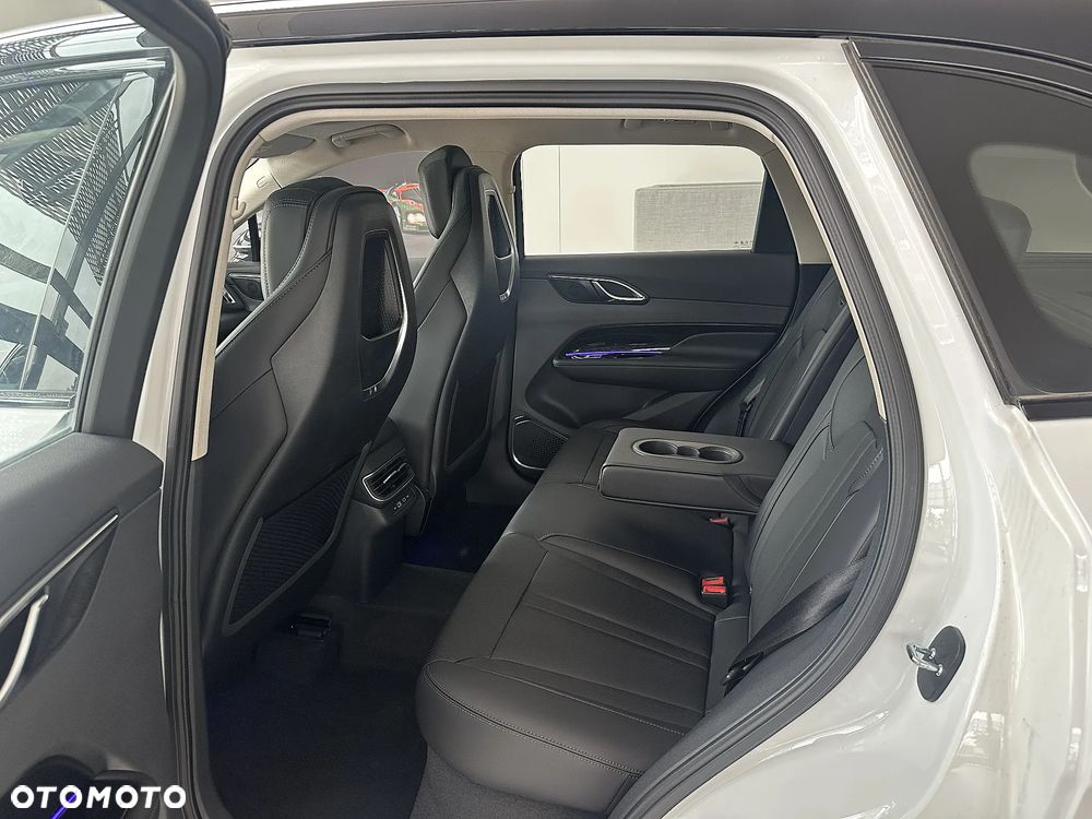 Hongqi HS3 1.5T FWD - 12