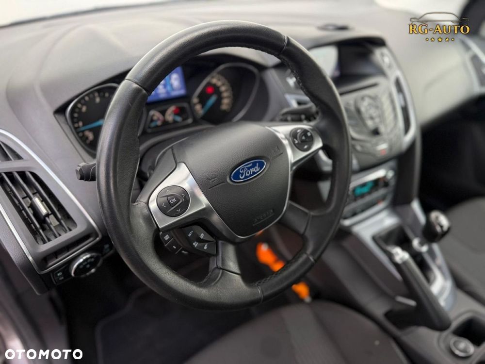 Ford Focus - 30