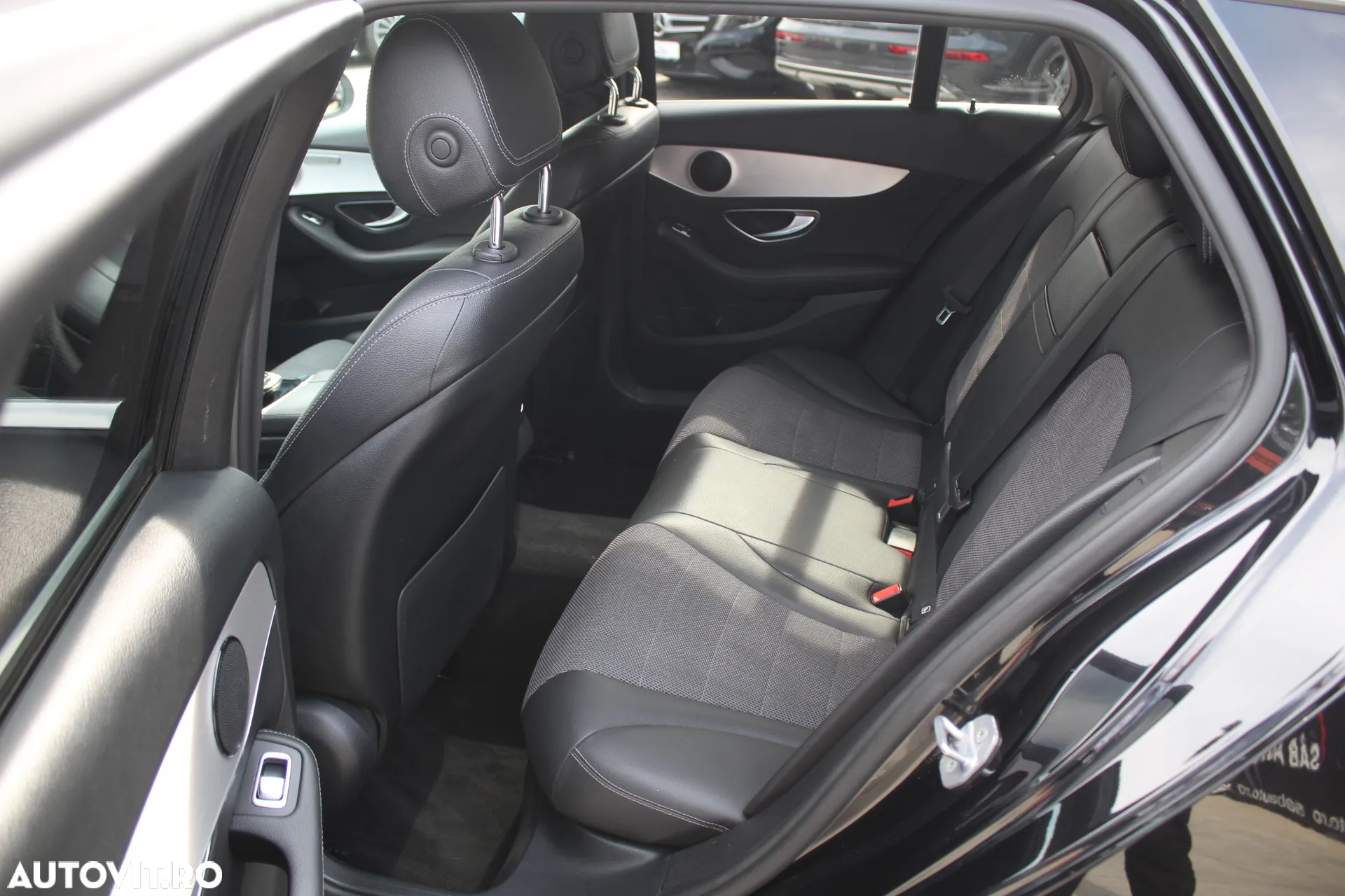 Mercedes-Benz C 220 d 4Matic T 9G-TRONIC - 17