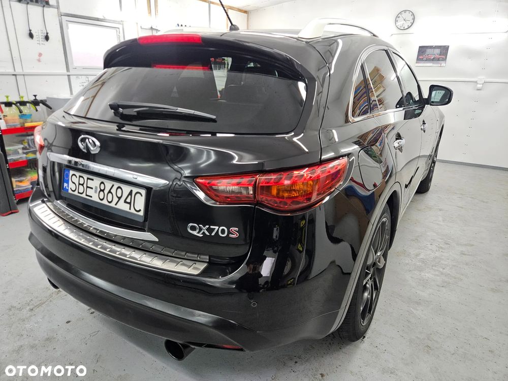 Infiniti QX70 - 5