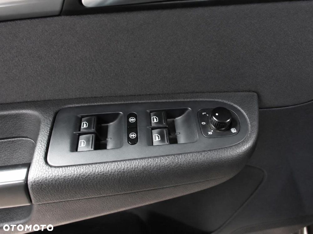 Volkswagen Sharan 2.0 TDI 4Motion BlueMotion Technology Comfortline - 16