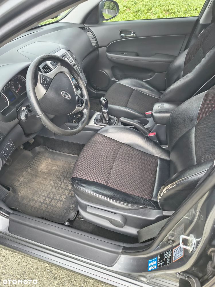 Hyundai i30 1.6 CRDi Comfort - 11