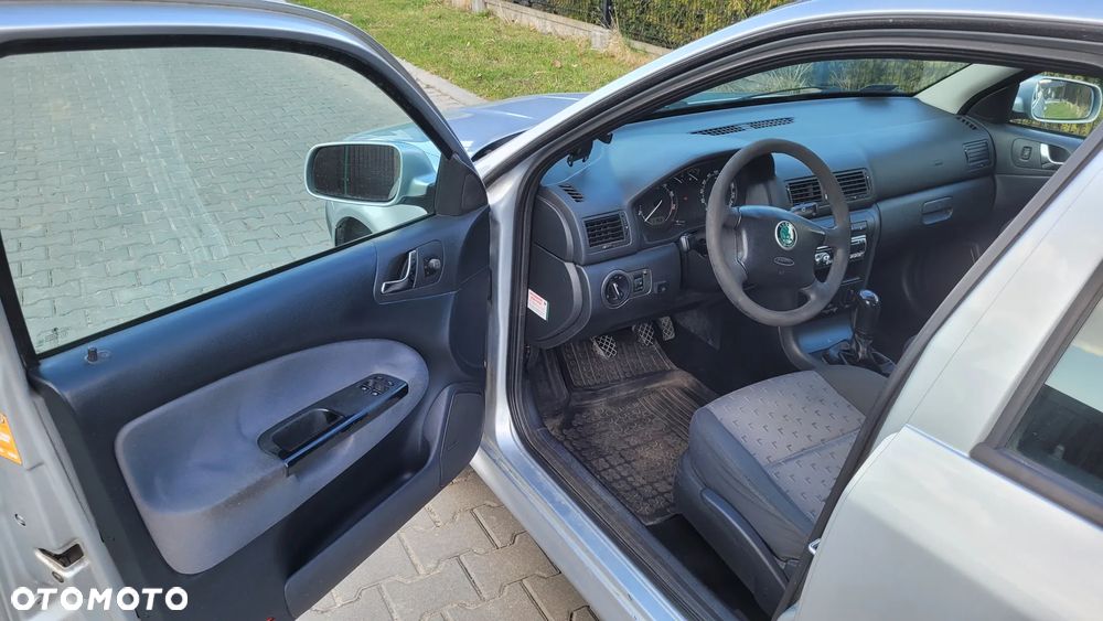 Skoda Octavia 1.6 Tour - 13