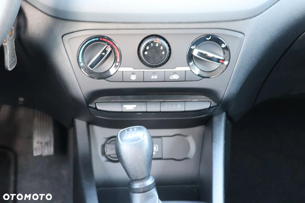 Hyundai i20 1.2 Pure - 7