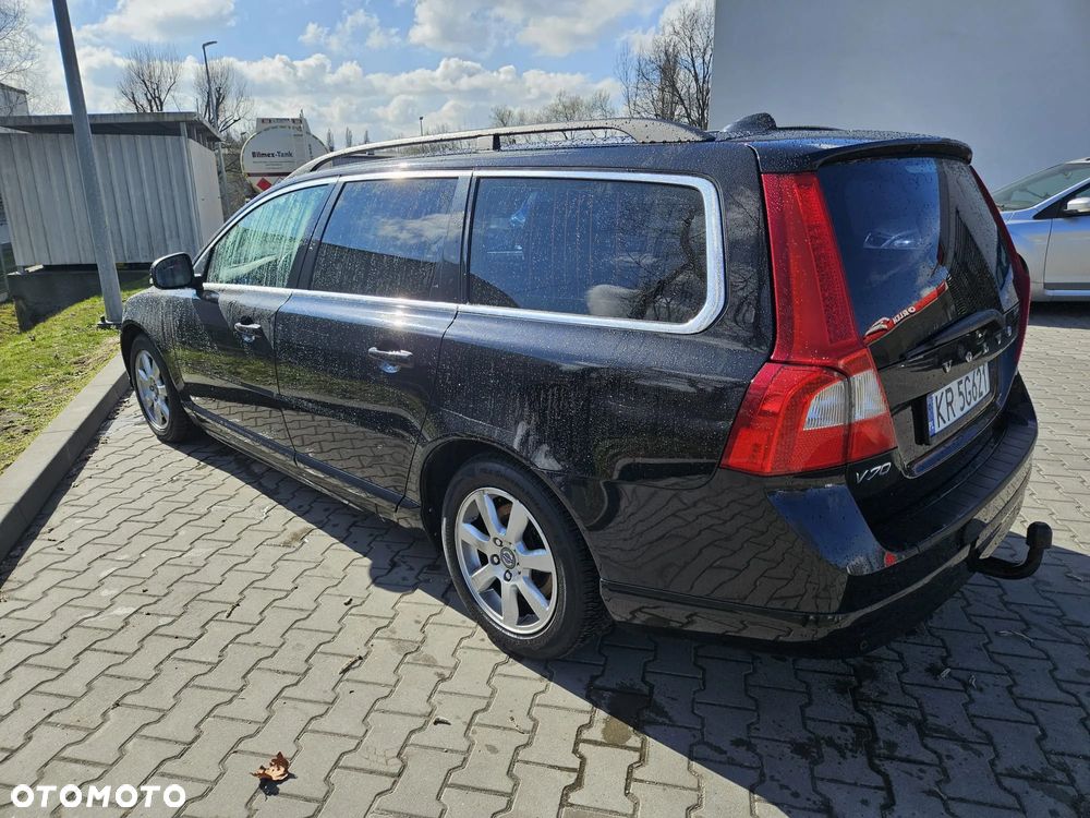 Volvo V70 D2 Momentum - 4