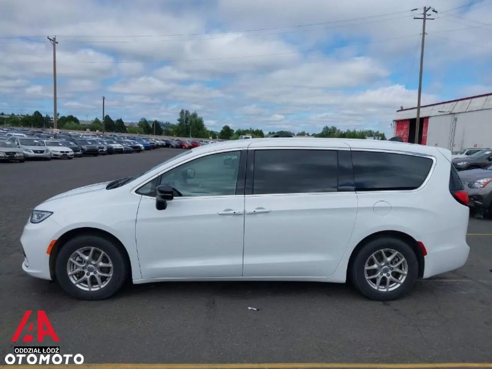 Chrysler Pacifica - 13