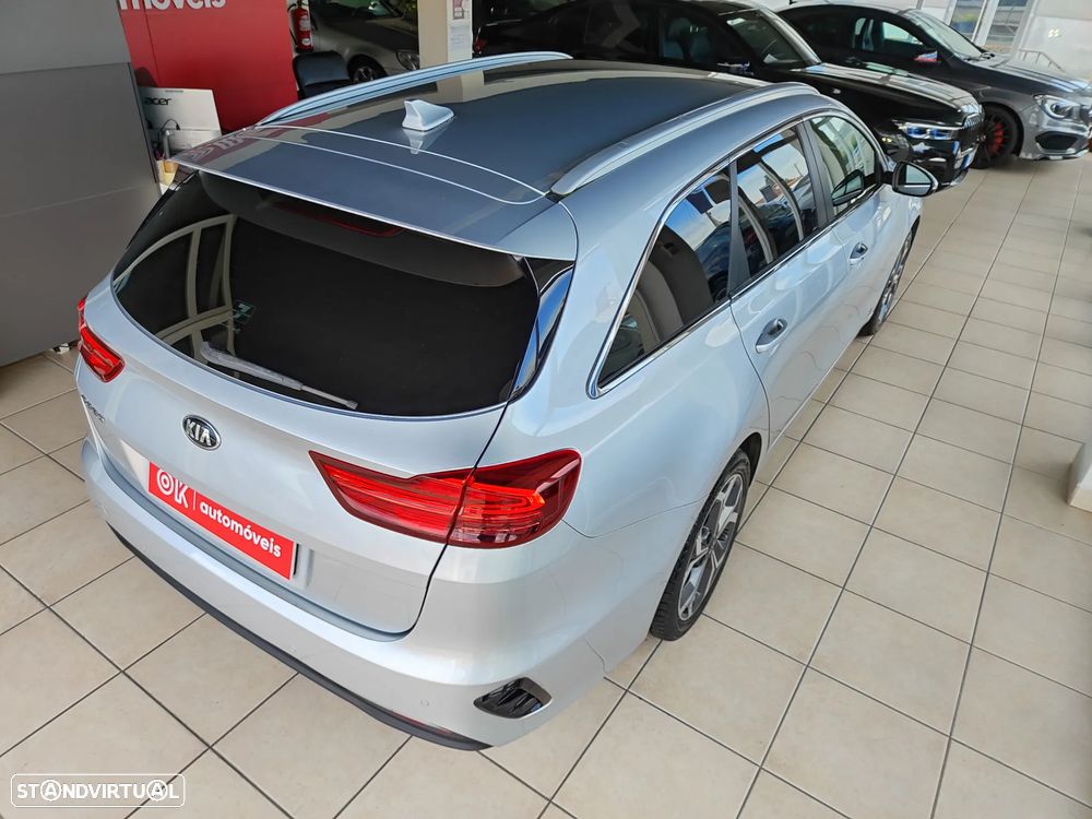 Kia Ceed SW 1.6 CRDi TX+SRF - 12