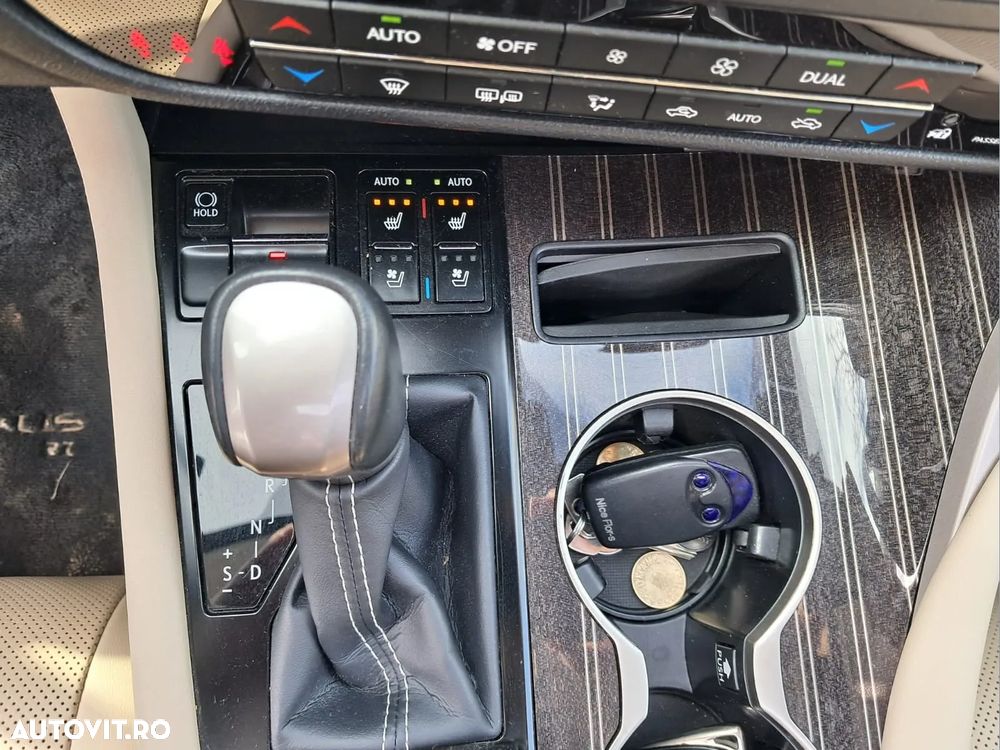Lexus Seria RX - 23