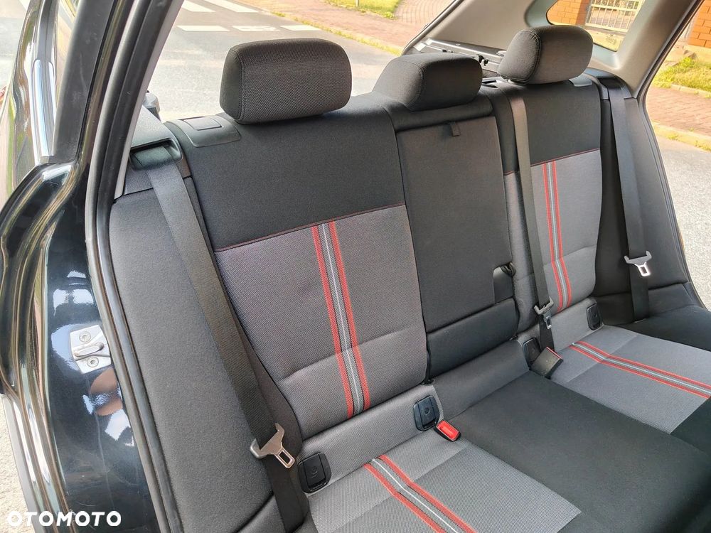 BMW X1 sDrive16d Sport Line - 18