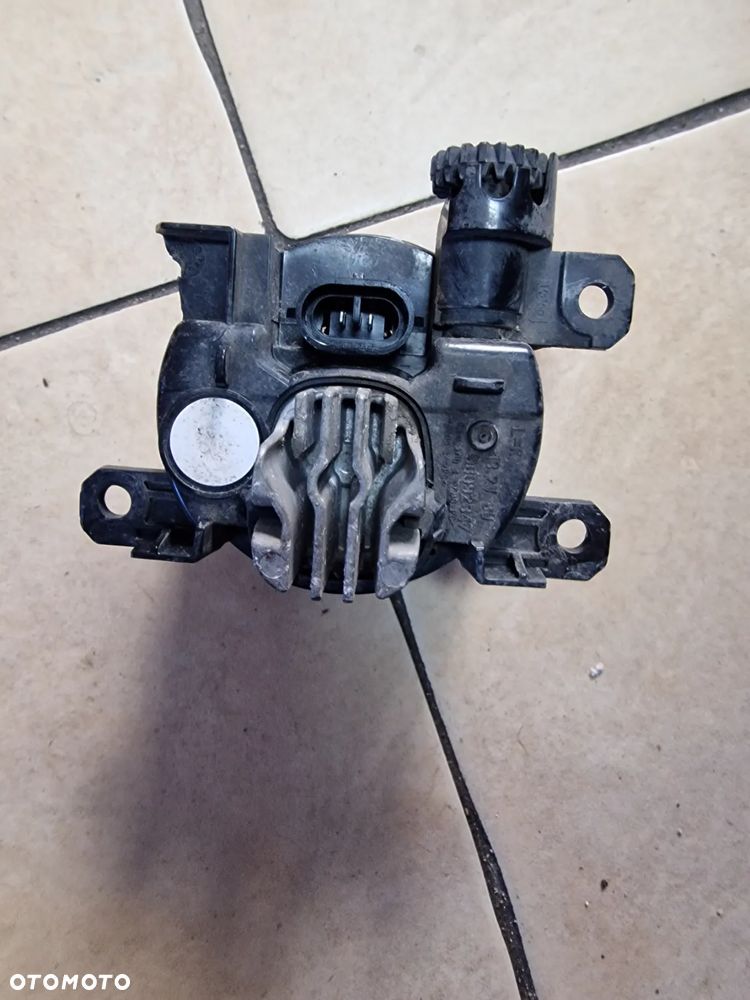 Peugeot 2008 II halogen led