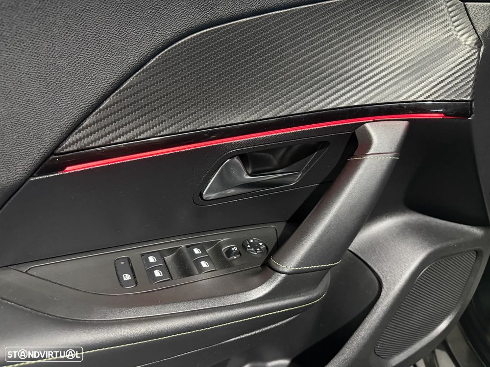 Peugeot 2008 PureTech 130 EAT8 GT - 9